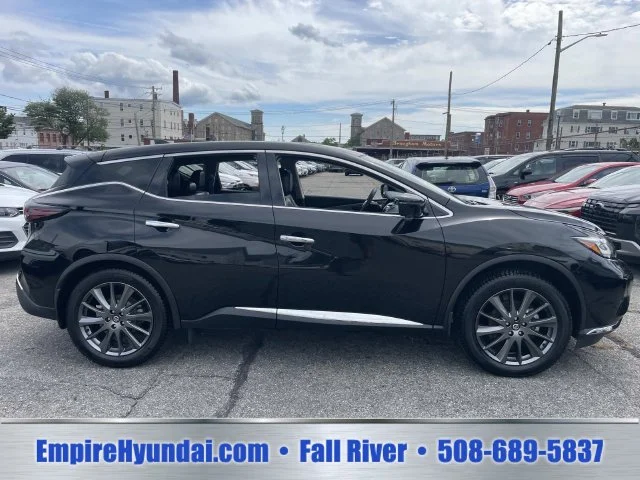 Used 2021 Black Nissan SV image 3