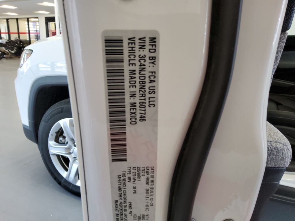 Used 2024 White Jeep Latitude image 20