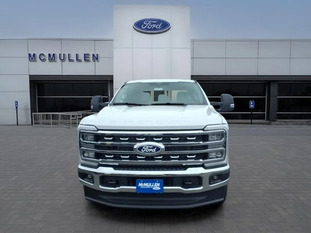 New 2027 Oxford White Ford F-250® XLT image 2
