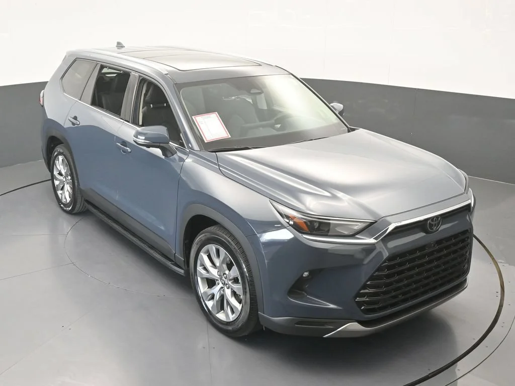 Used 2025 Cloud Toyota Limited image 62