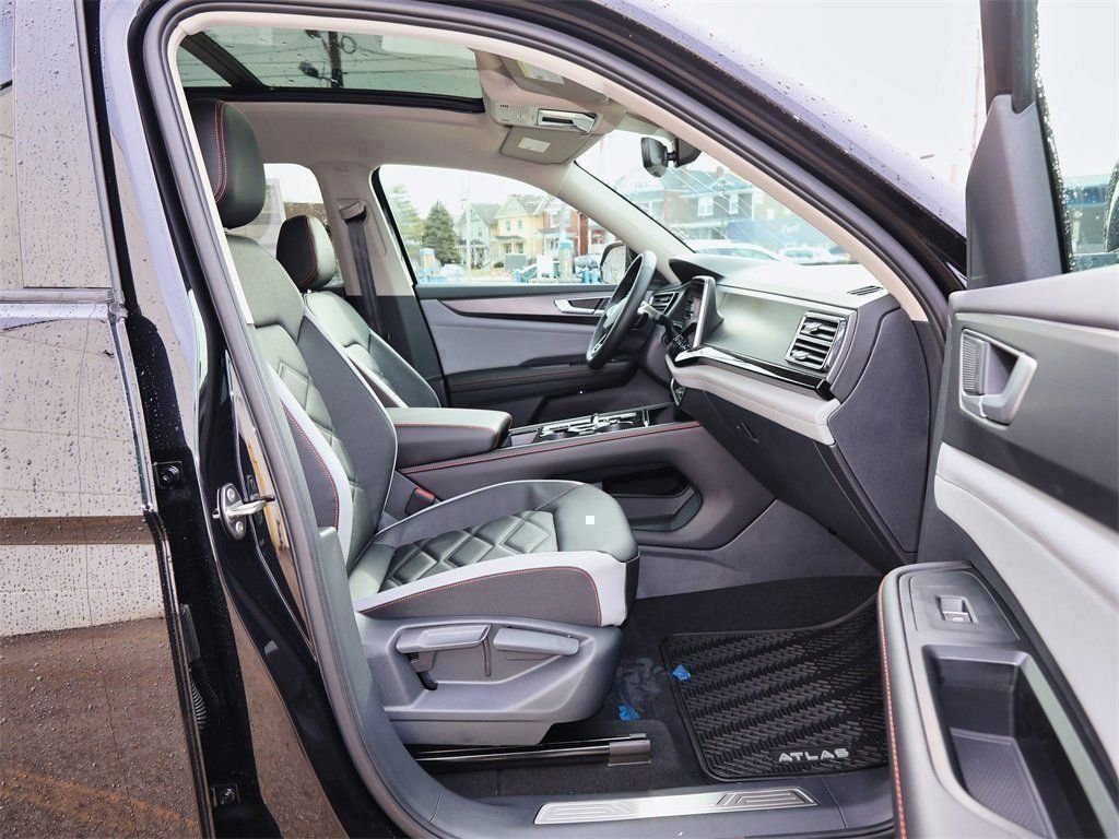 New 2026 Black Volkswagen 2.0T Peak Edition image 31