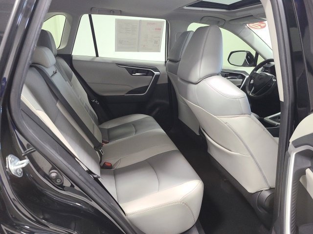 Used 2020 Midnight Black Metallic Toyota XLE Premium image 14