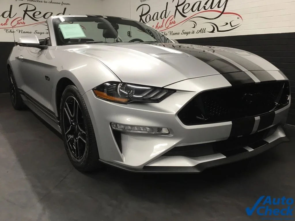Used 2019 Silver Ford GT Premium image 3