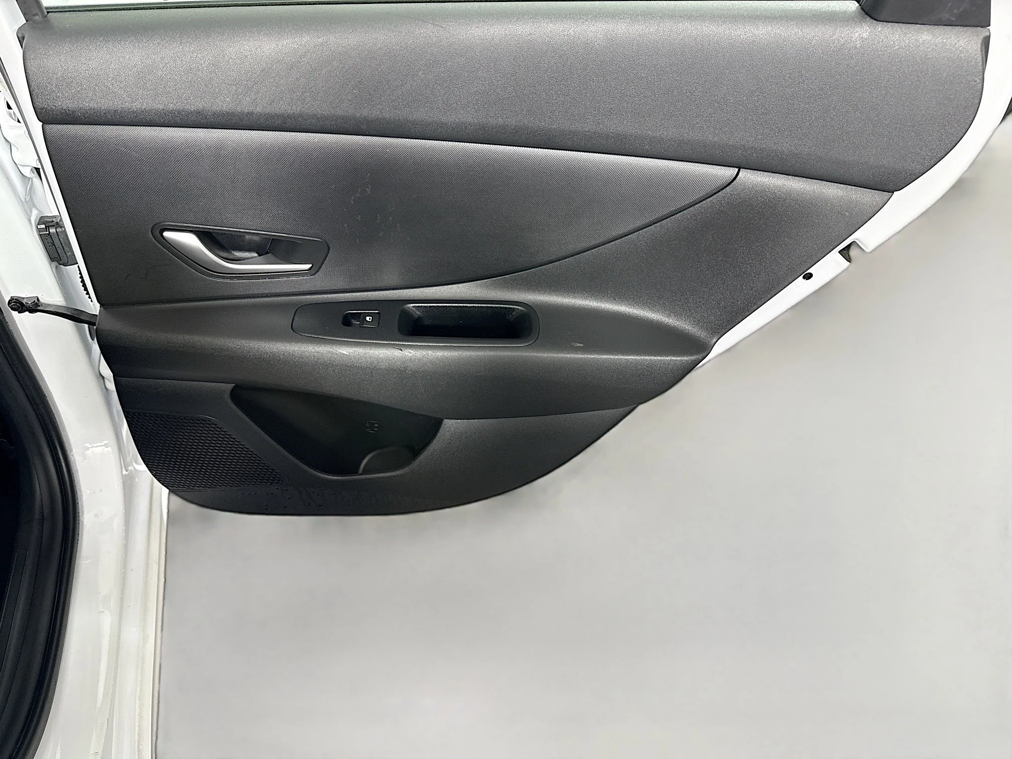 Used 2025 Serenity White Hyundai SE image 23