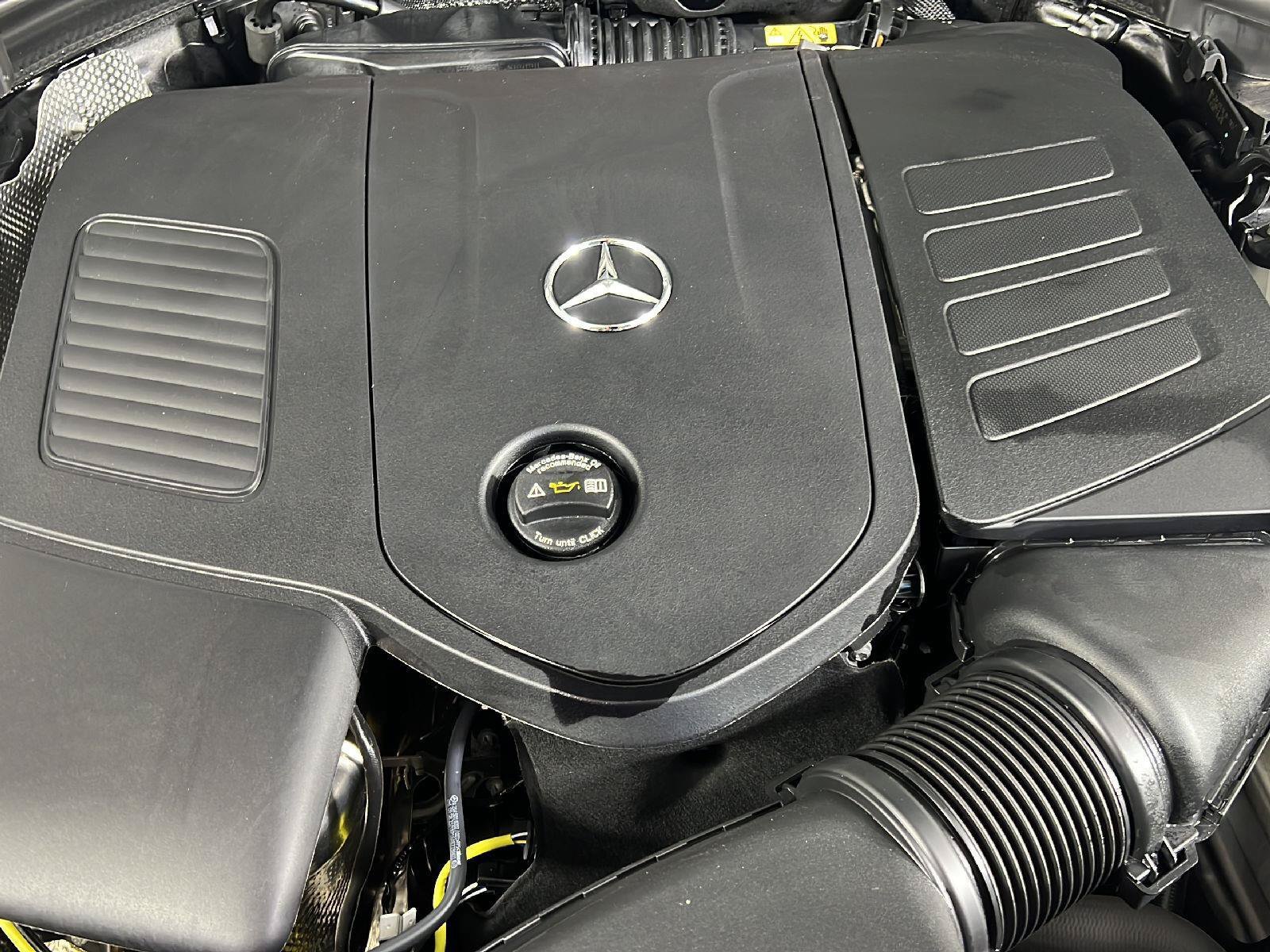 New 2026 Polar White Mercedes-Benz GLC 300 image 96