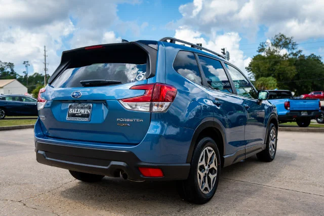 Certified Used 2024 Horizon Blue Pearl Subaru Premium image 18
