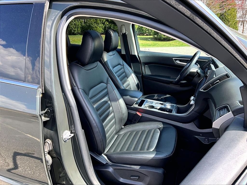 Used 2022 Green Ford SEL image 11