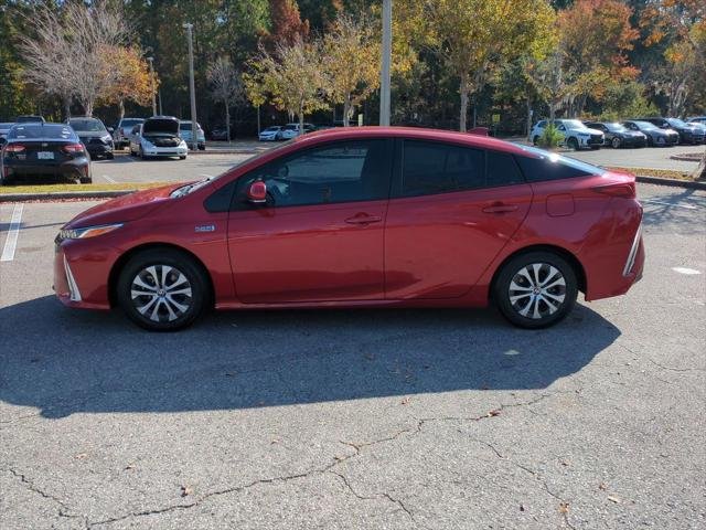 Certified Used 2022 EMOTIONAL RED 2 Toyota  image 8