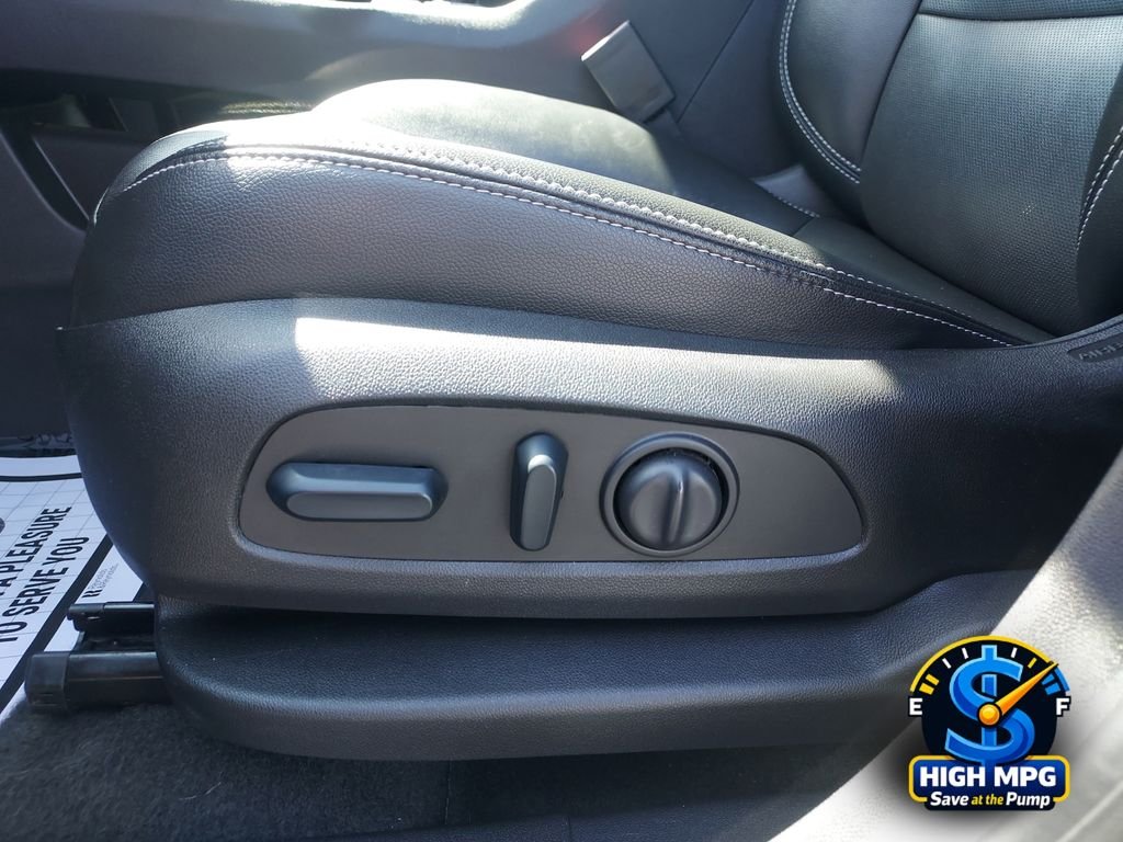 Used 2024 Silver GMC SLT image 10