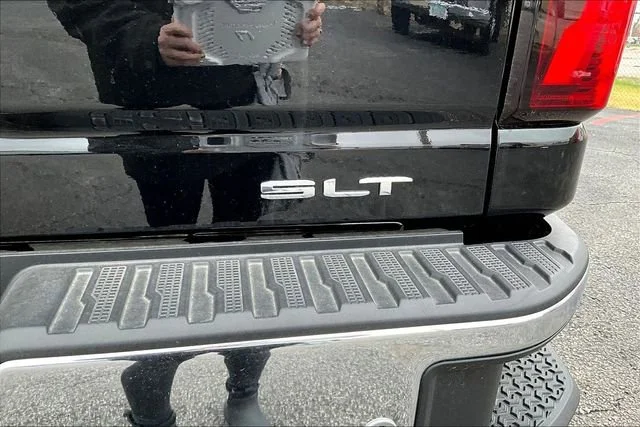 2025 GMC Sierra 2500HD SLT - Photo 8
