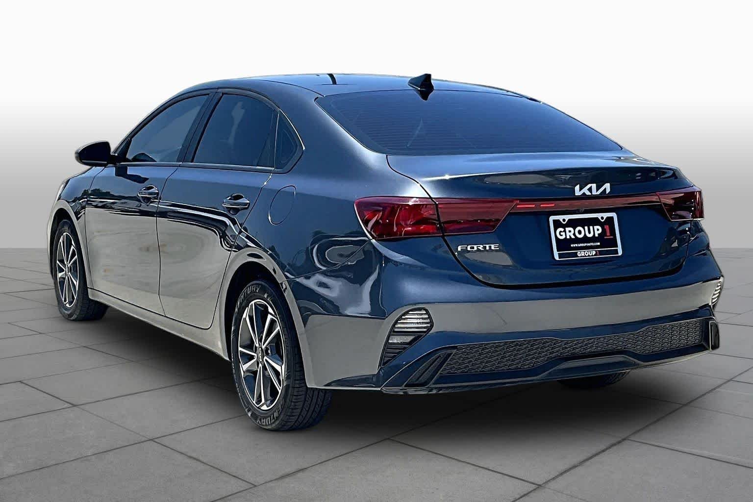 Used 2022 Gravity Gray Kia LXS image 11