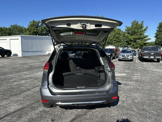 Used 2017 Gray Nissan SV image 21