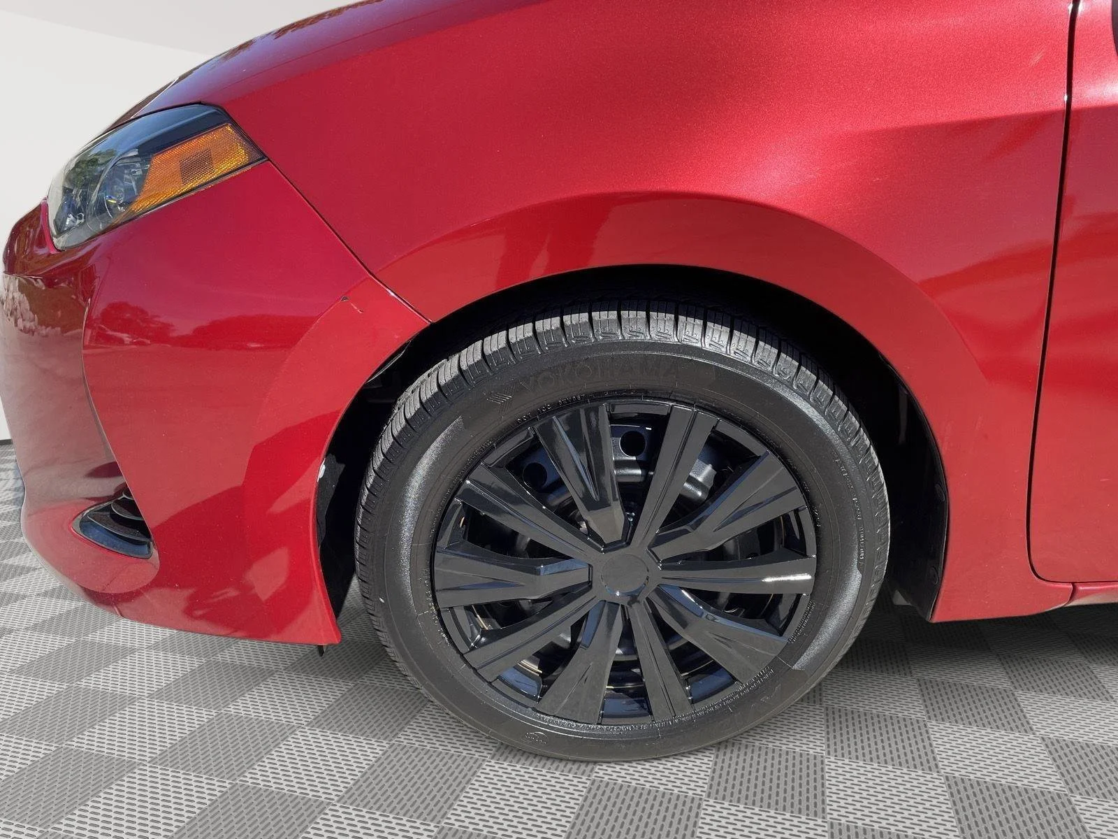 Used 2018 Barcelona Red Metallic Toyota LE image 28