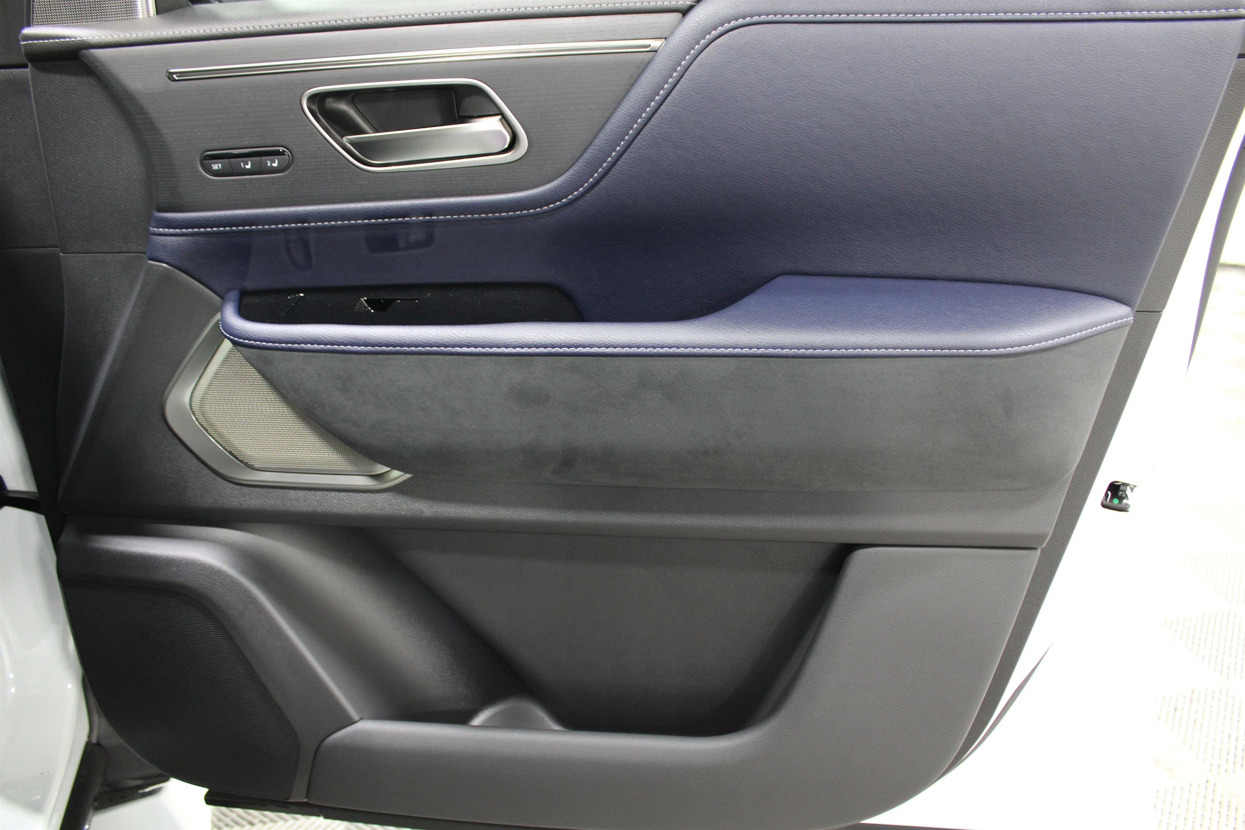 2026 INFINITI QX80 Sport - Photo 27