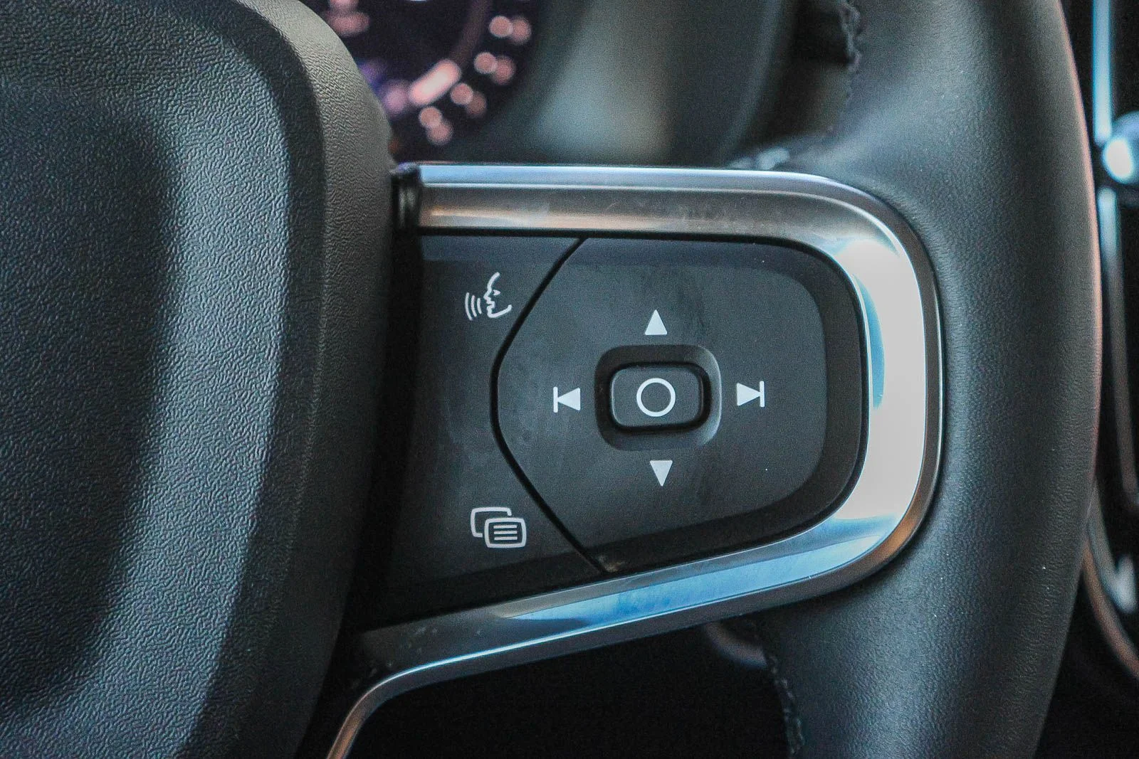 2025 Volvo XC40 Core - Photo 35