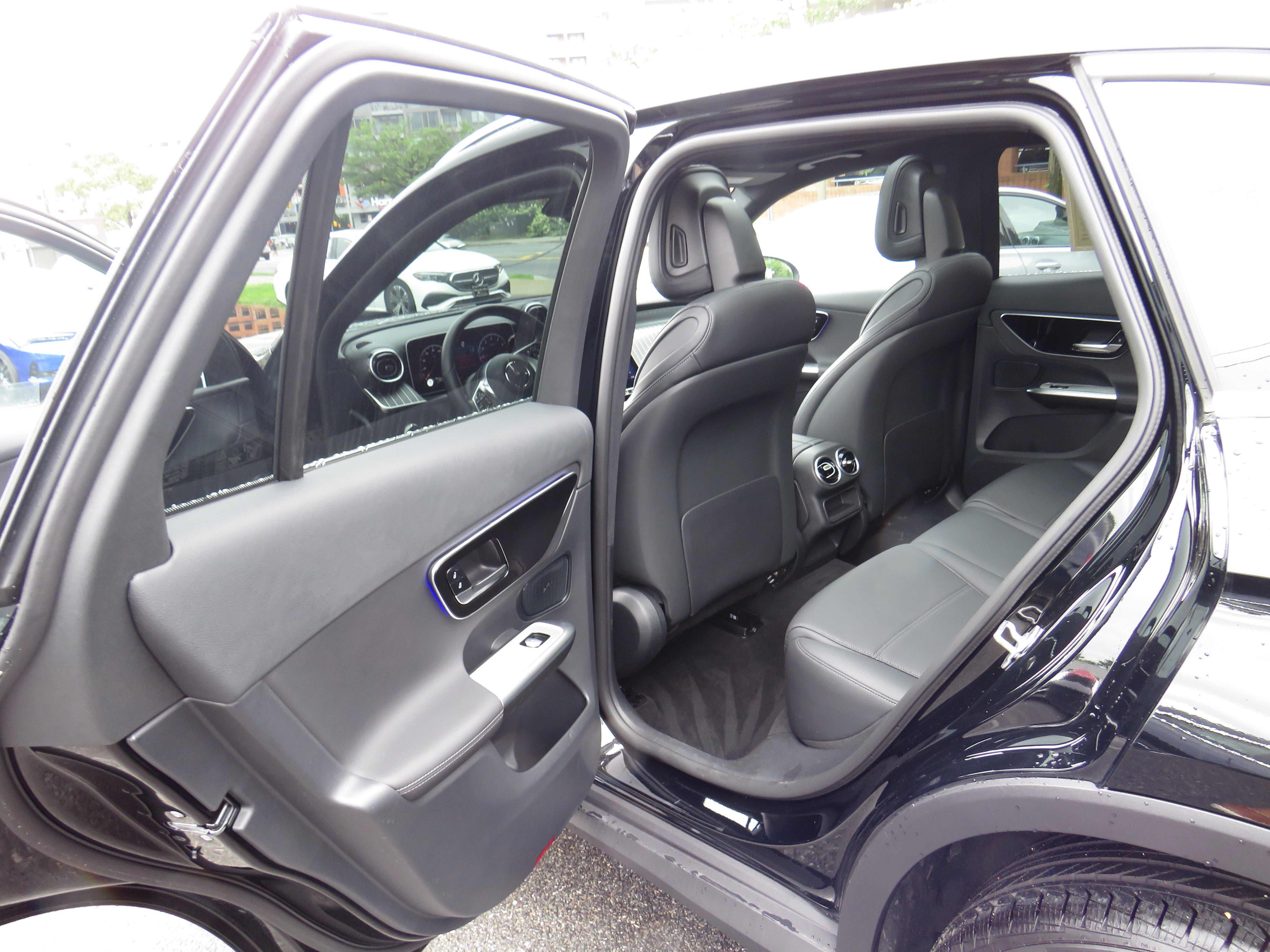 Used 2026 Black Mercedes-Benz GLC 300 4MATIC® image 21