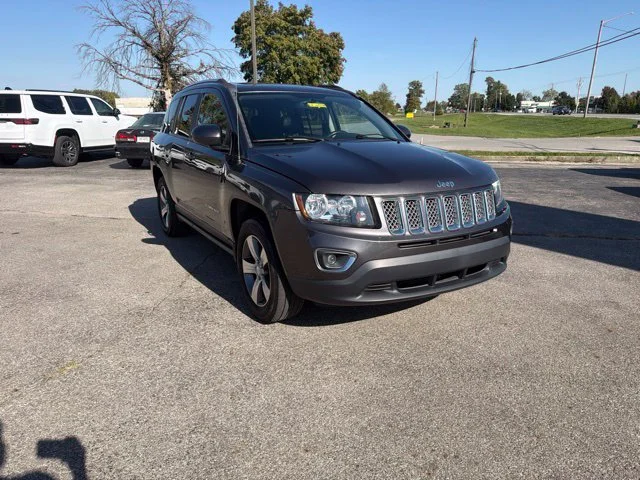 Used 2017 Gray Jeep Latitude image 4