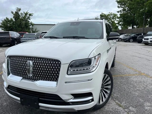 Used 2020 White Lincoln Reserve image 1