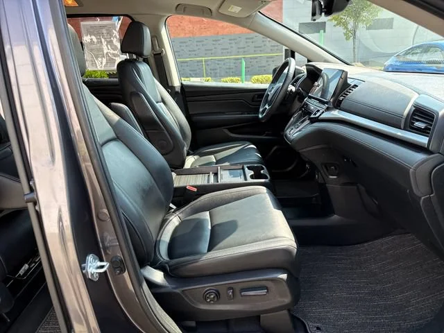 2025 Honda Odyssey EX-L - Photo 9