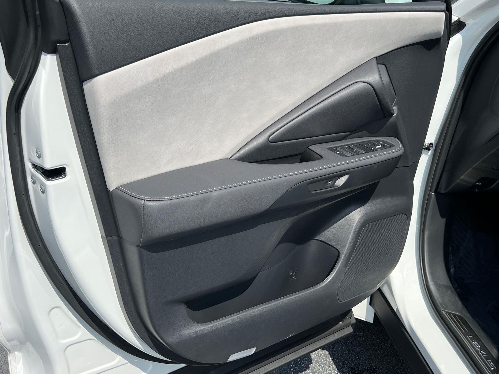New 2026 Wind Chill Pearl Lexus PREMIUM AWD image 10