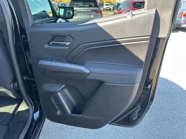 2024 Chevrolet Colorado Z71 - Photo 12