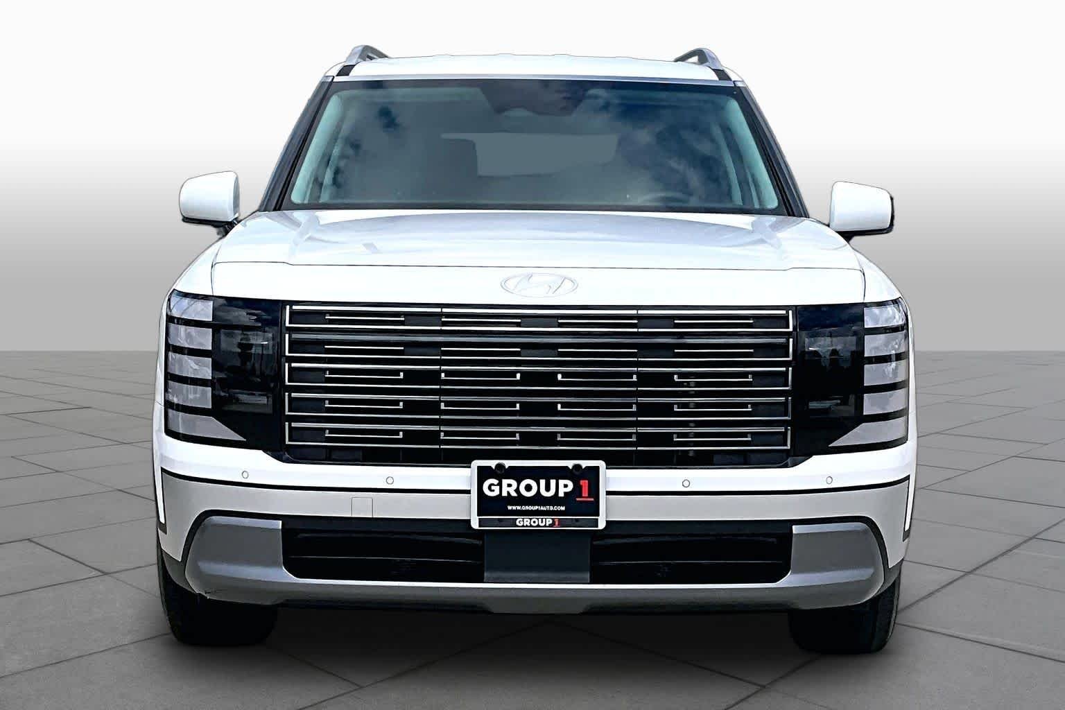 Used 2026 Creamy White Pearl Hyundai SEL 7P image 4
