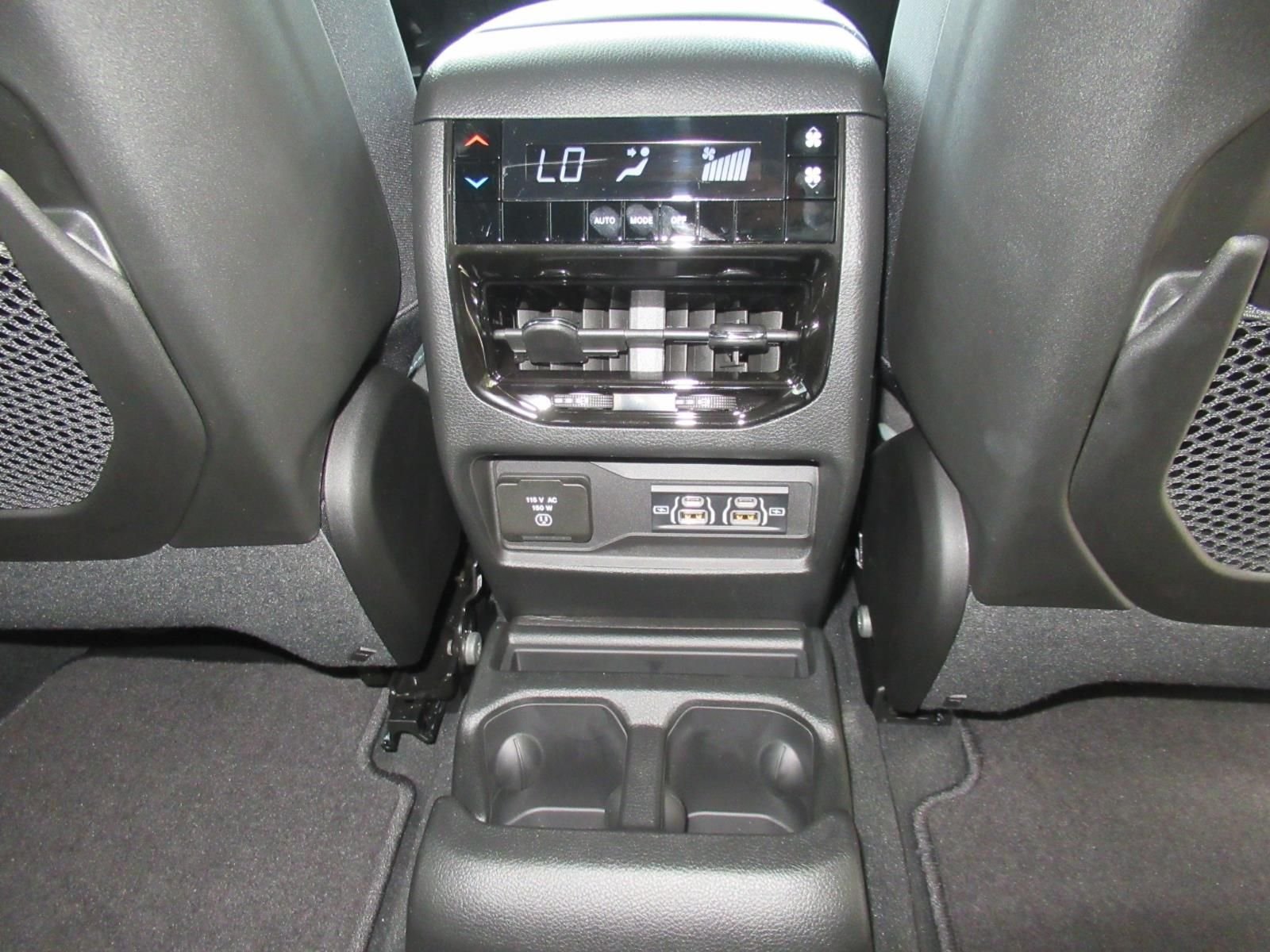 New 2026 Silver Zynith Exterior Paint Jeep Laredo X image 34