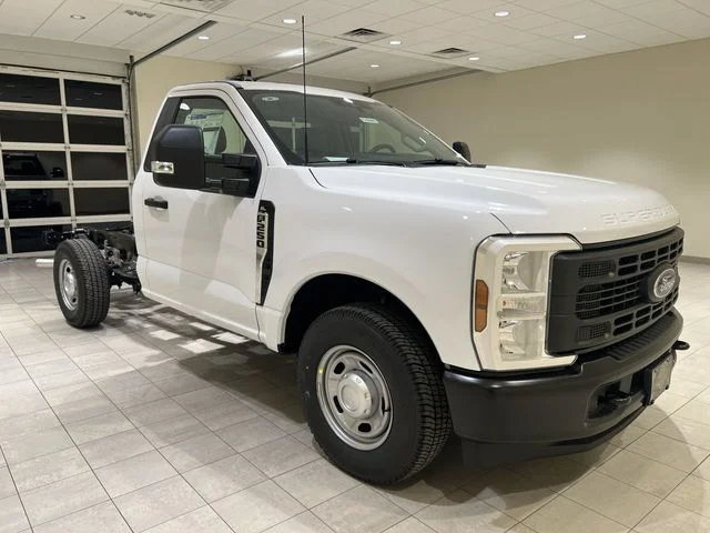 New 2026 Oxford White Ford F-250® XL image 7