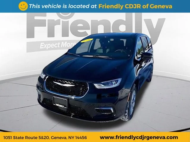 2026 Chrysler Pacifica Select AWD's photo