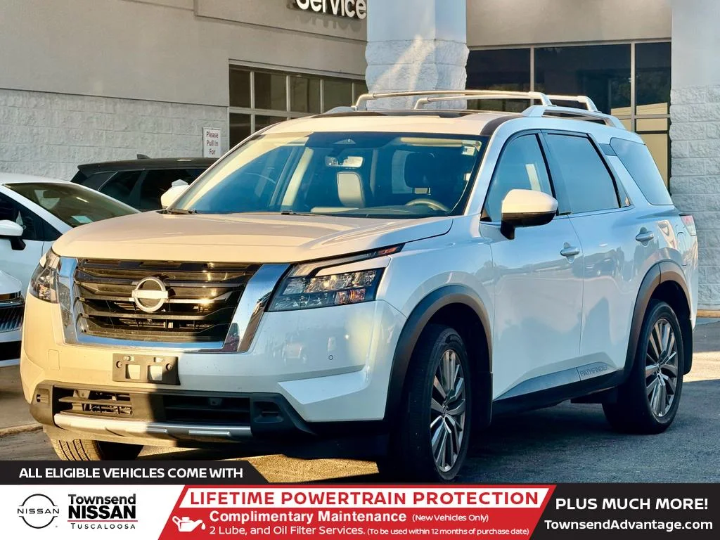 2025 Nissan Pathfinder SL 2WD's photo