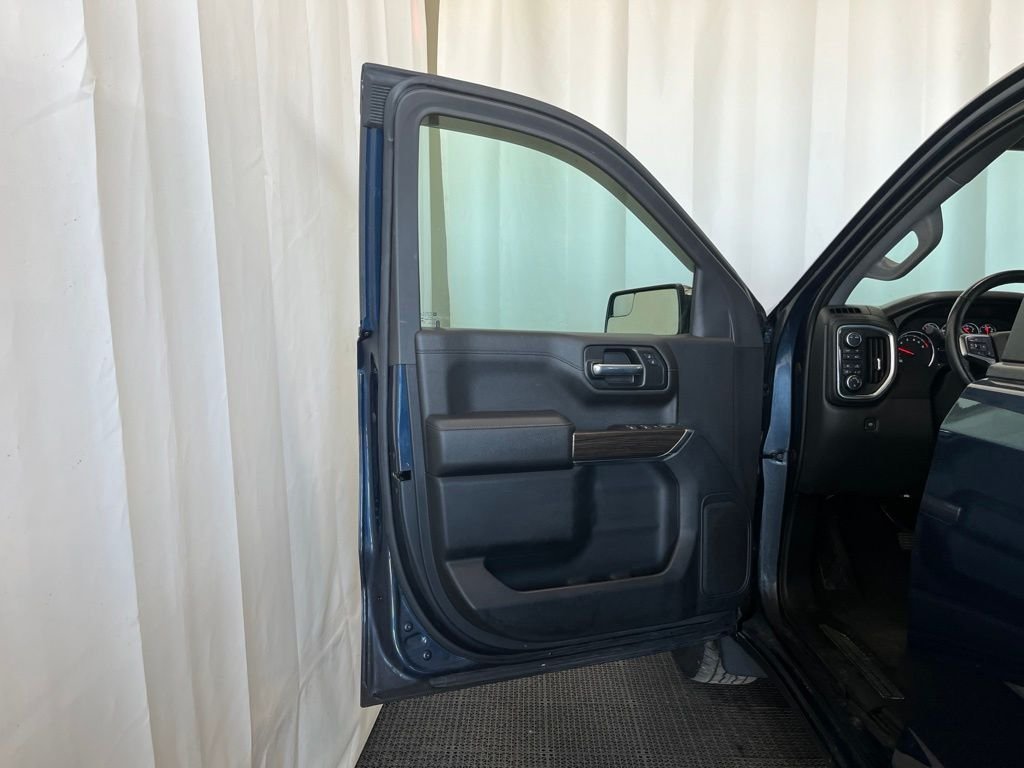 Used 2020 Blue Chevrolet LT image 16