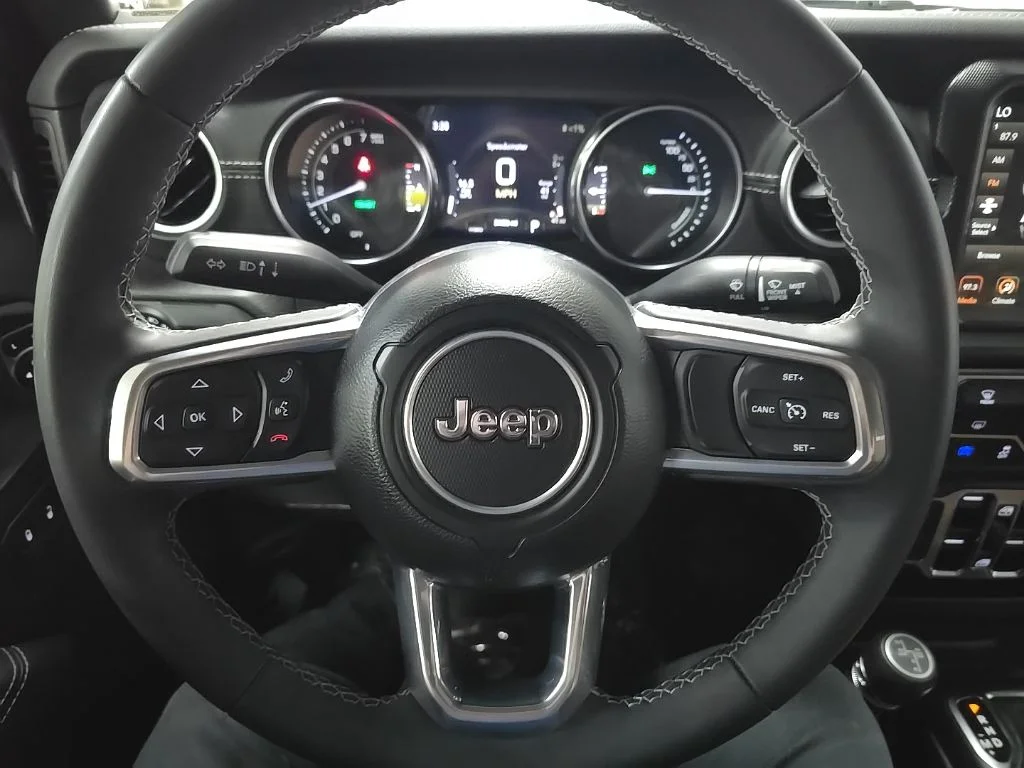 Used 2023 Crystal Metallic Jeep Sahara 4xe image 18