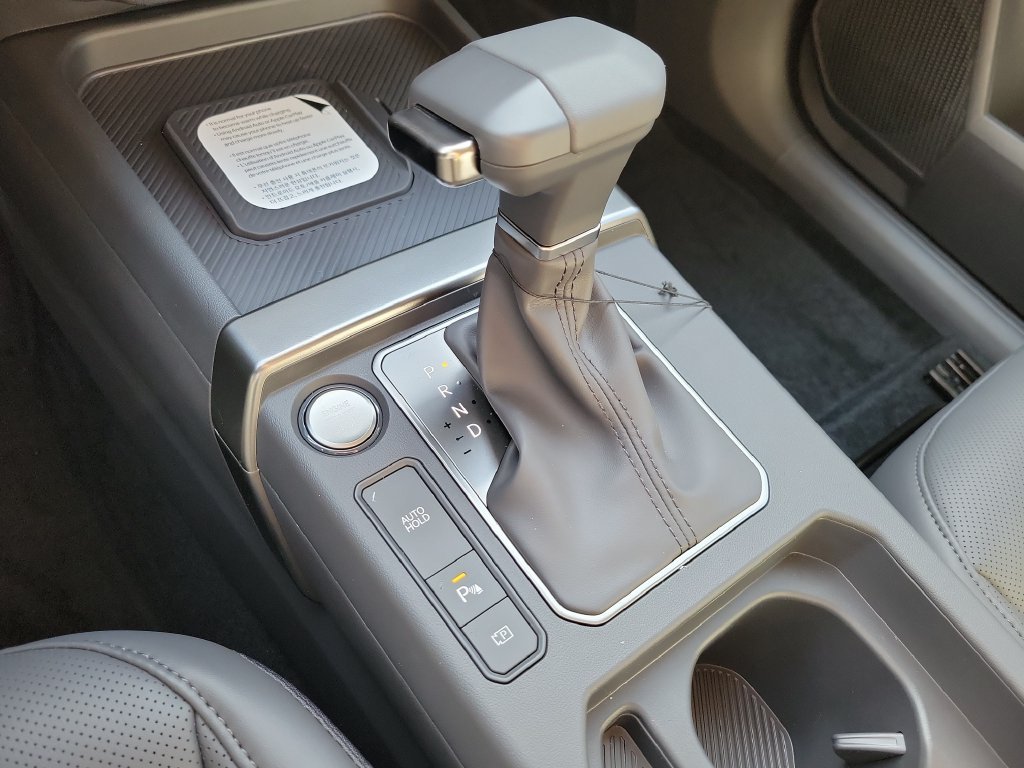 New 2027 Pale Gray Kia EX image 36