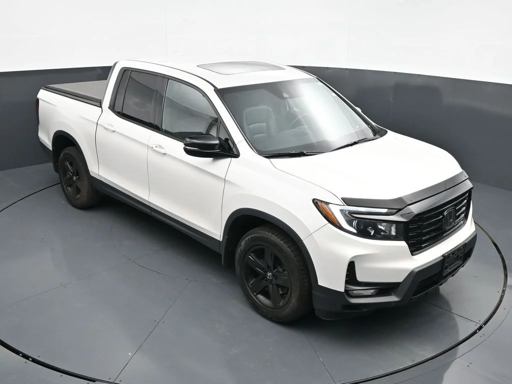 Used 2023 Platinum White Pearl Honda Black Edition image 20