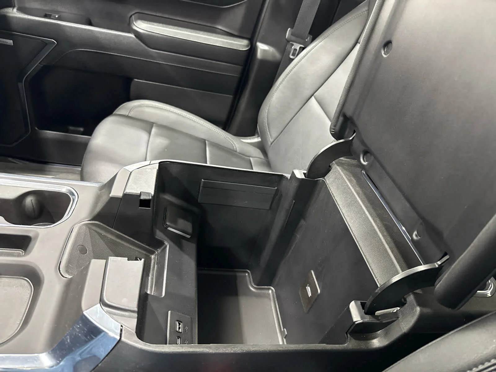 Certified Used 2024 Summit White GMC SLT image 22