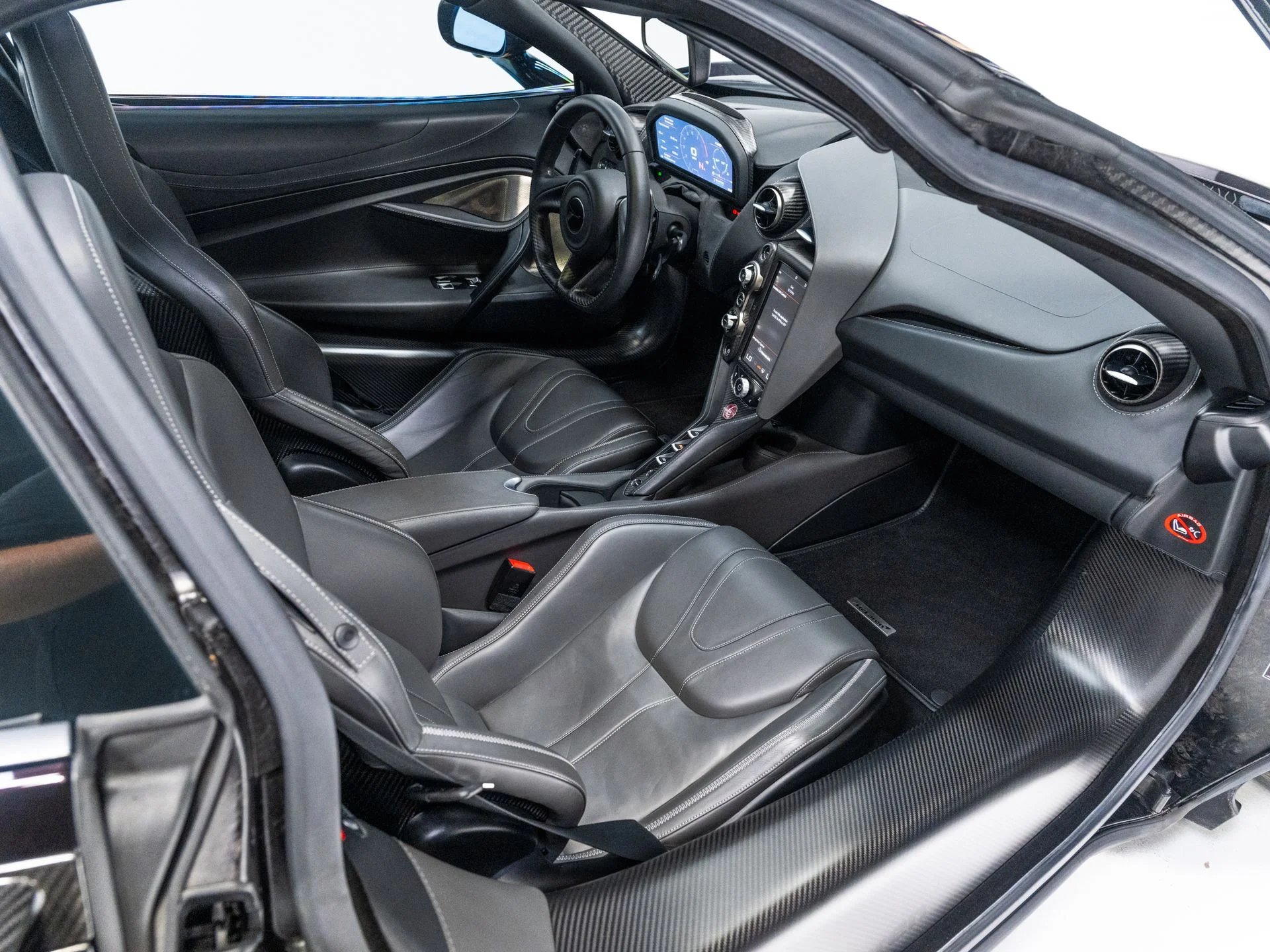 Used 2018 Quartz McLaren Luxury image 33