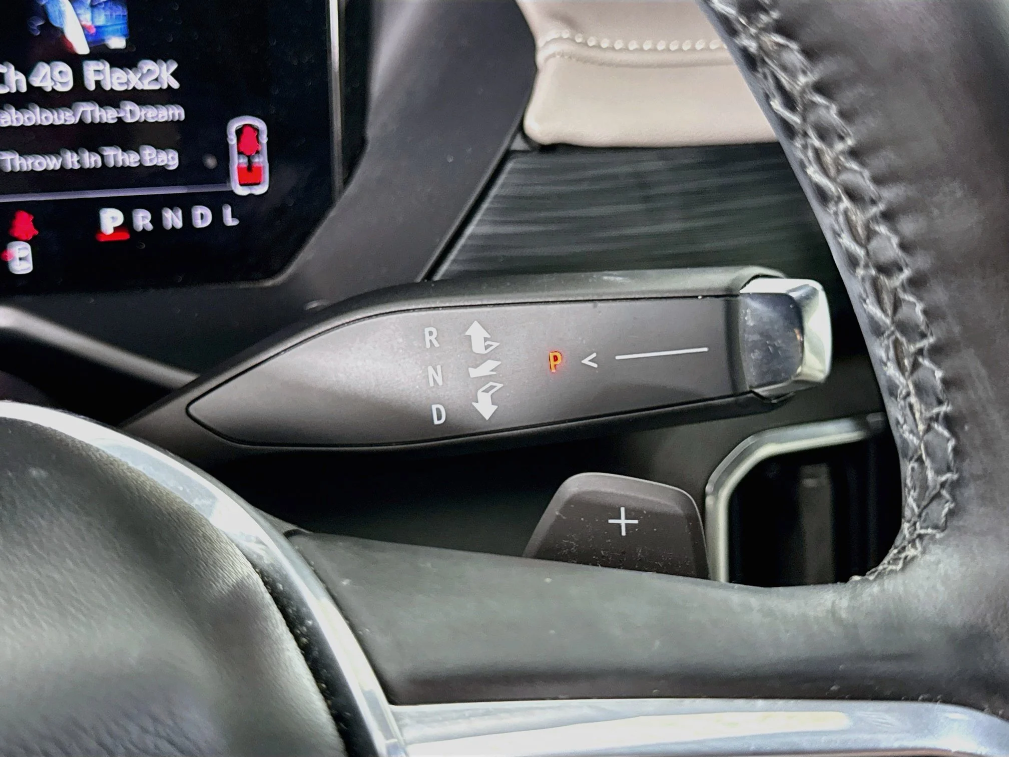 Used 2024 Summit White GMC Elevation image 19