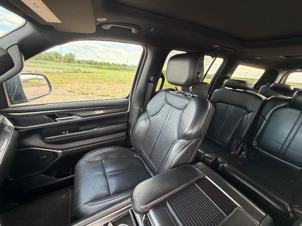 Used 2022 Baltic Gray Metallic Clearcoat Jeep Series I image 18