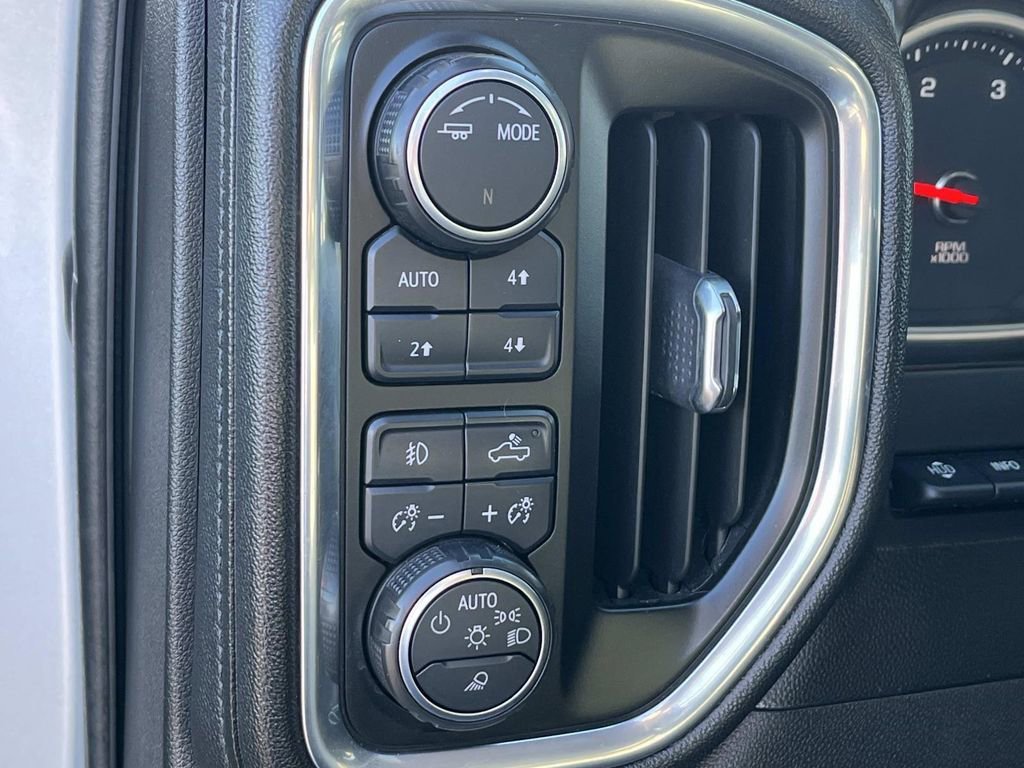Used 2021 SILVER ICE METALLIC Chevrolet High Country image 35