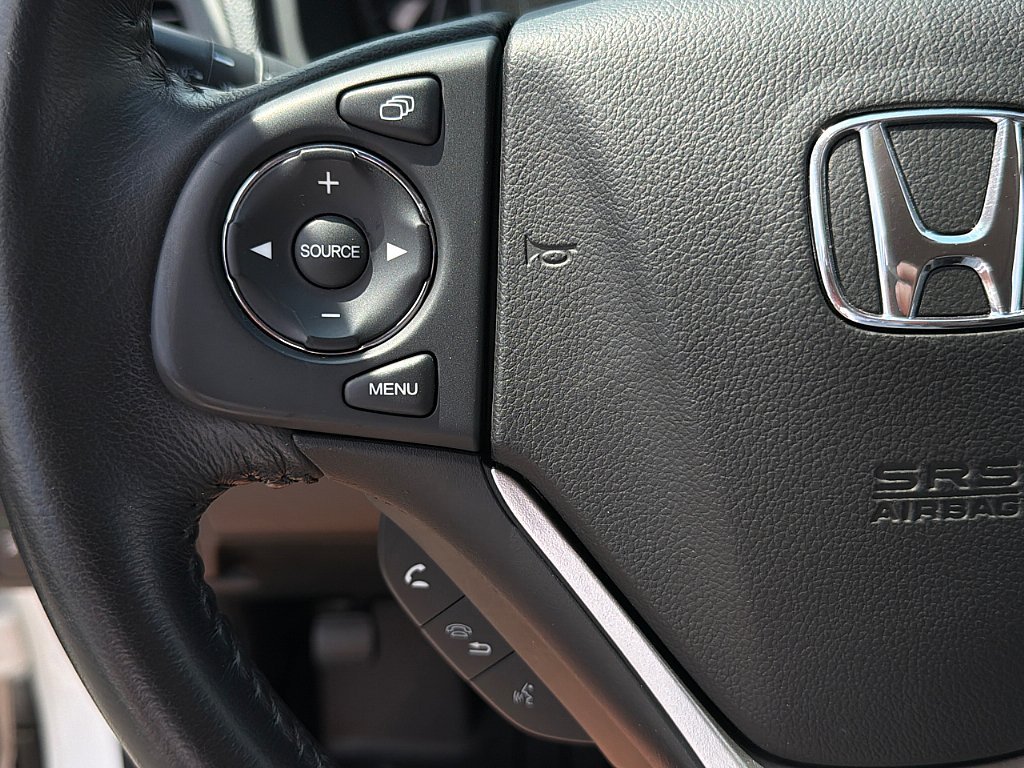 Used 2016 Diamond White Pearl Honda Touring image 17