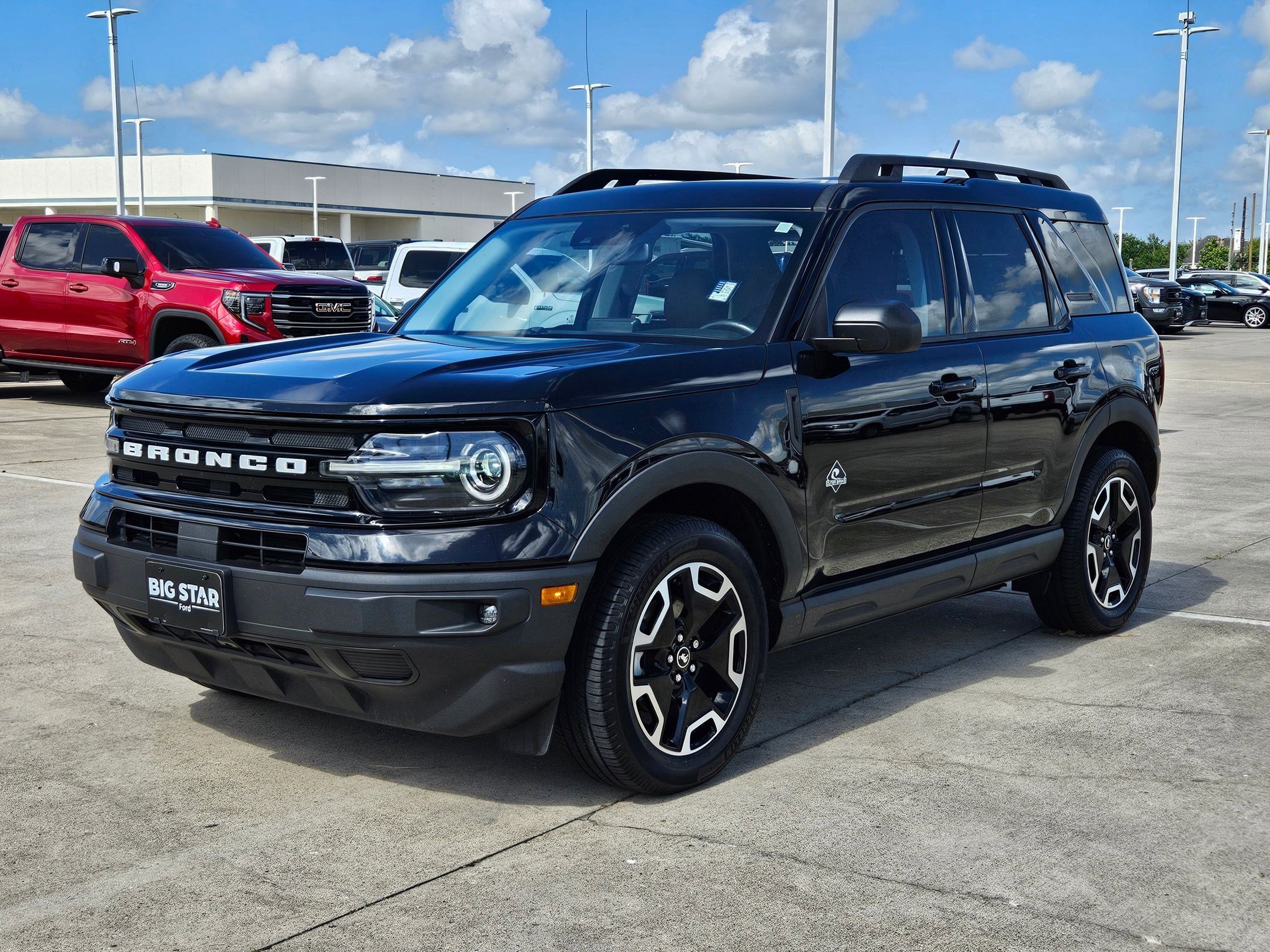 Used 2023 Shadow Black Ford Outer Banks image 7