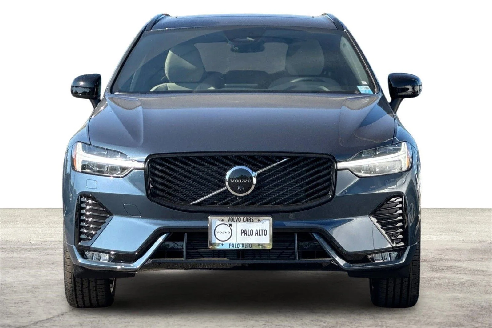 2026 Volvo XC60 Plus - Photo 12