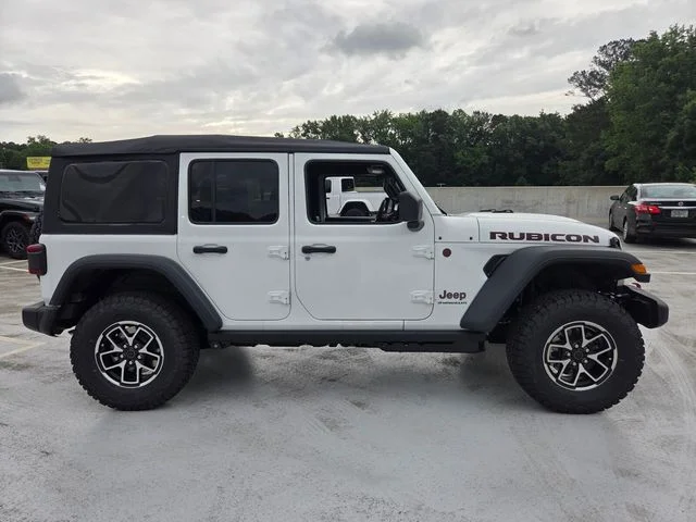 New 2026 Bright White Clear-Coat Exterior Paint Jeep Rubicon image 10