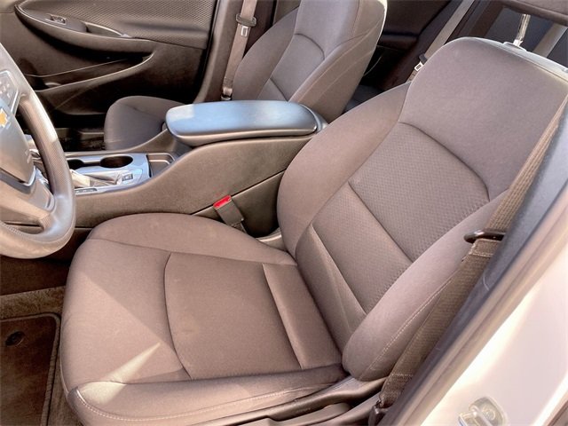 2024 Chevrolet Malibu photo 3