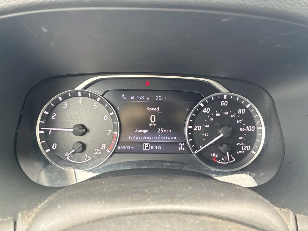 Used 2022 Blue Nissan SV image 13