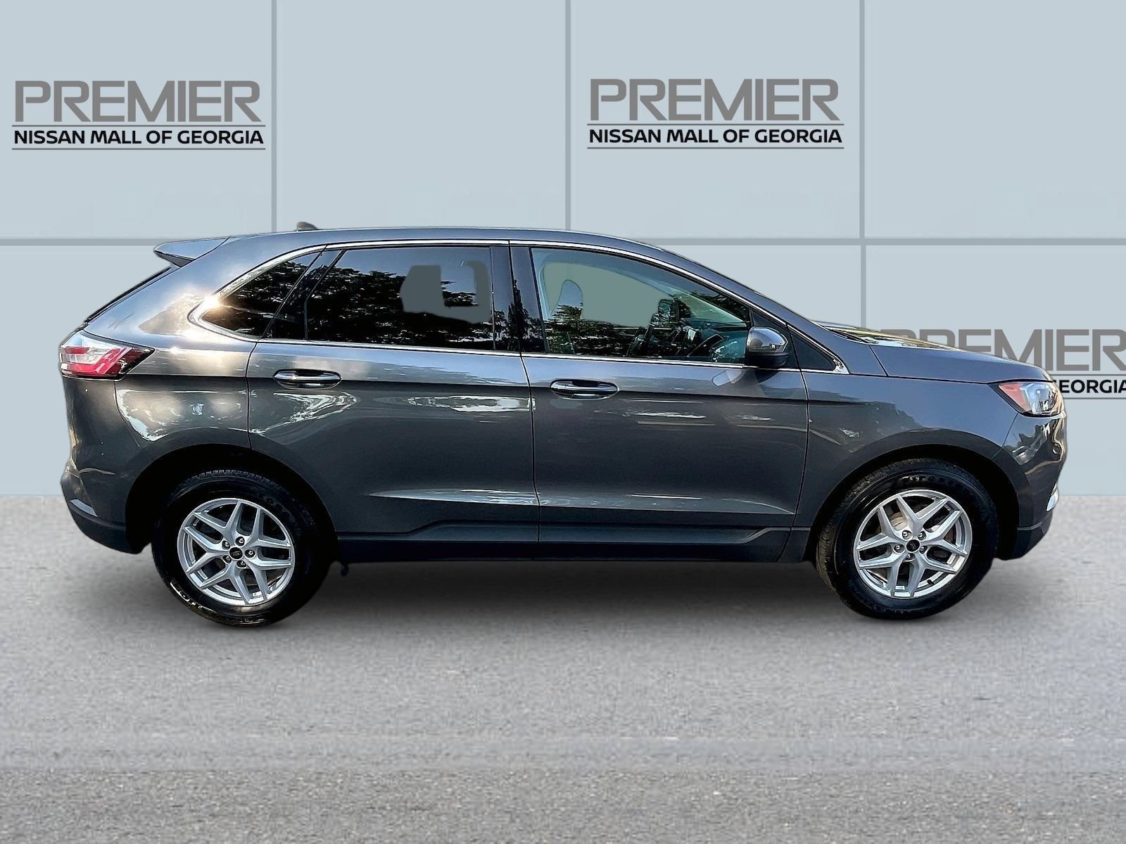 Used 2024 Gray Ford SEL image 8