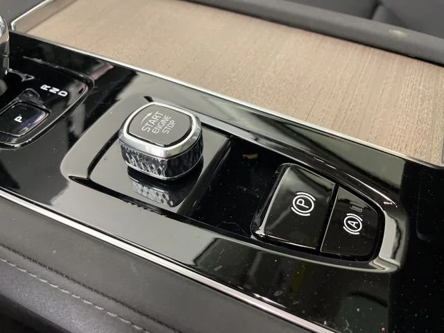 2025 Volvo XC90 Plus - Photo 21