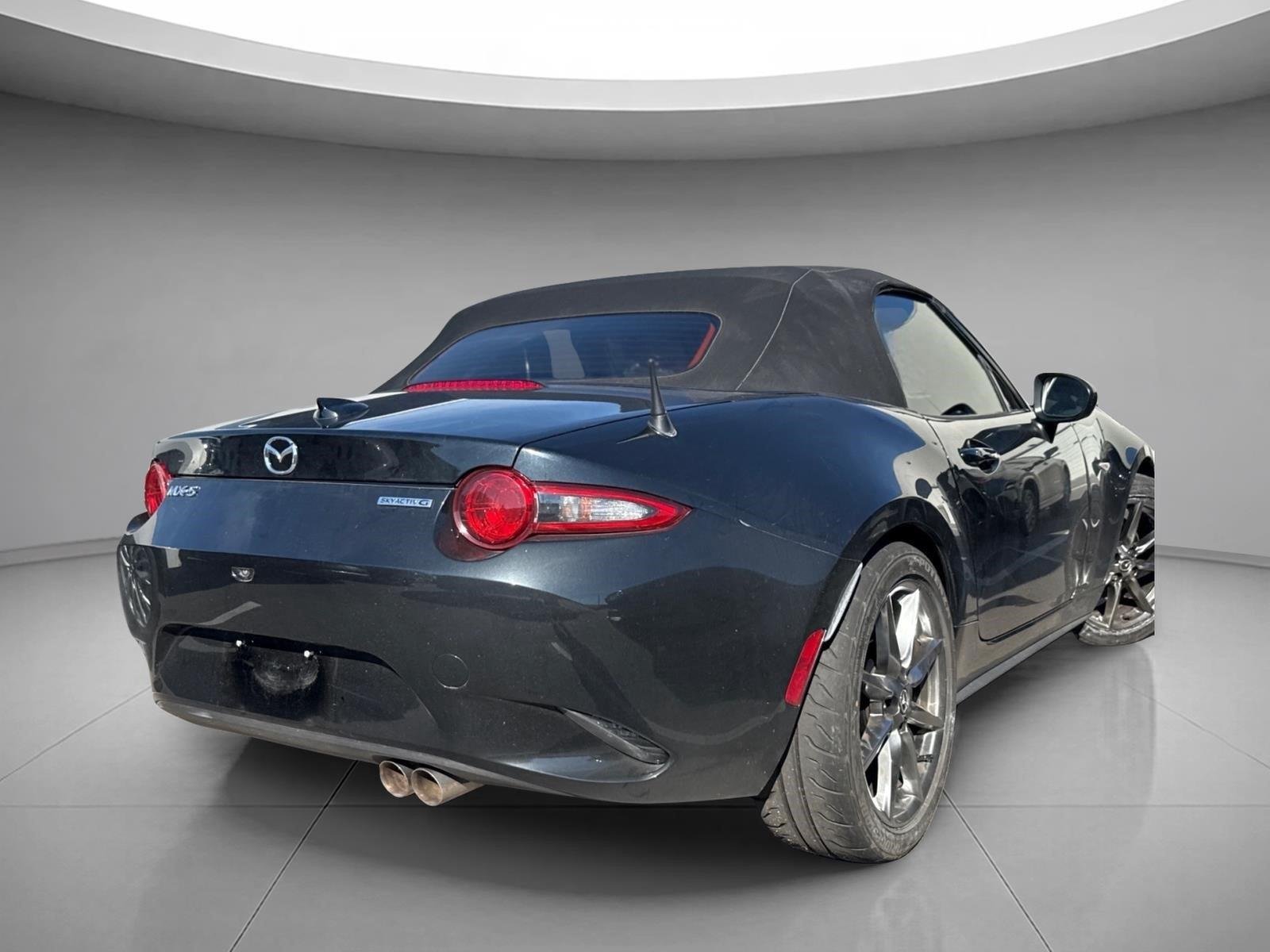 Used 2022 Jet Black Mica Mazda Grand Touring image 10