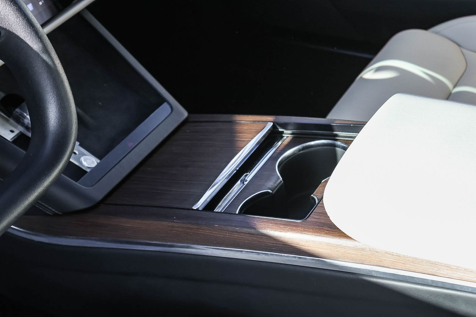 Used 2022 White Tesla Base image 20