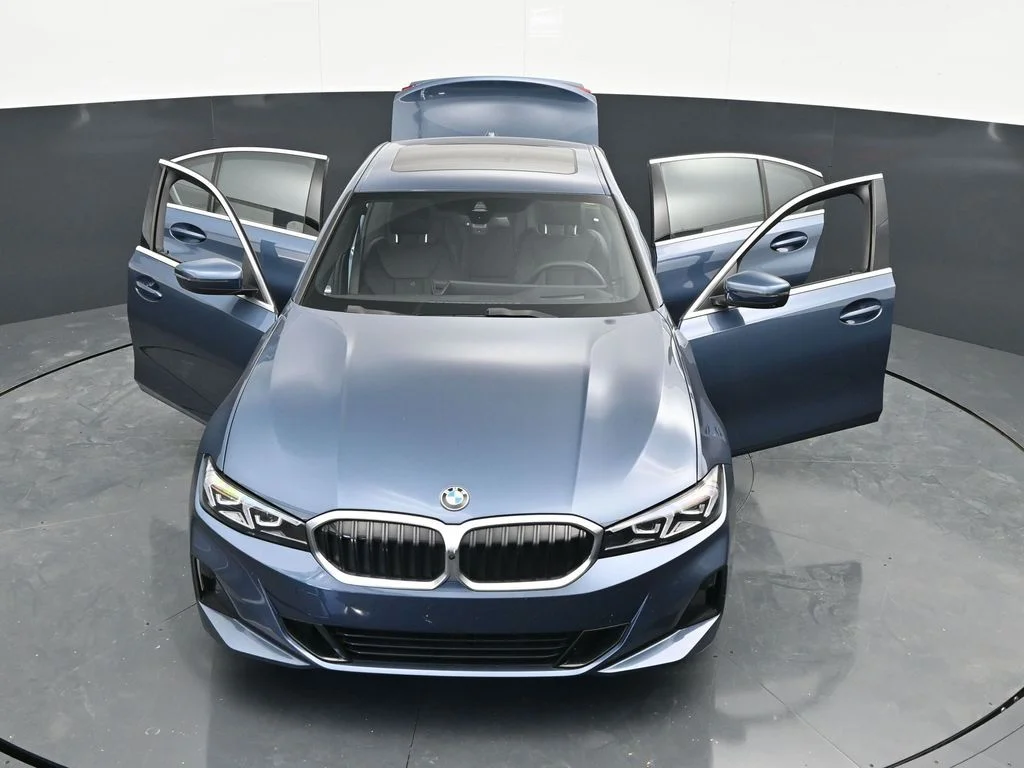 2025 BMW 3 Series 330i - Photo 28